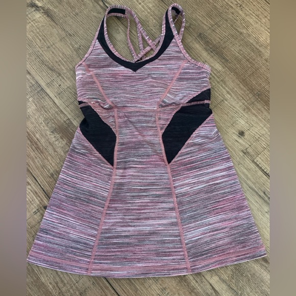 Lululemon Strap It Like It’s Hot Tank Size 4 - Picture 2 of 4